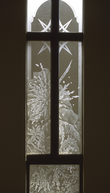 Etched glass windows, etched and carved glass windows